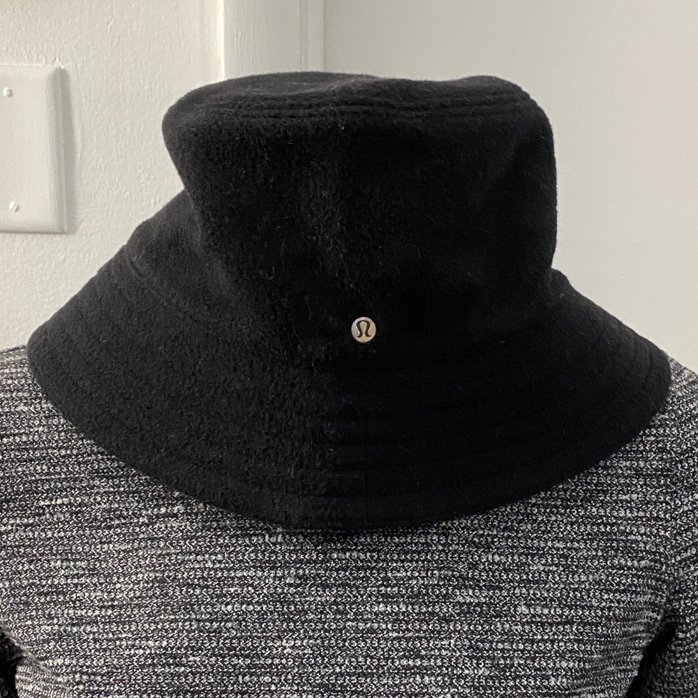 Lululemon - Satin  Lined Wool Bucket Hat - NWT